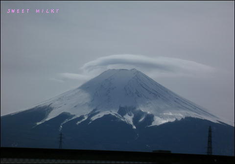 かさ雲富士山.JPG